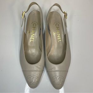 Pre-loved Chanel Slingbacks in Grey